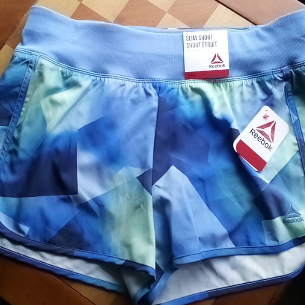 Reebok Evolution Shorts w/ rear zip waist pocket Built in panty